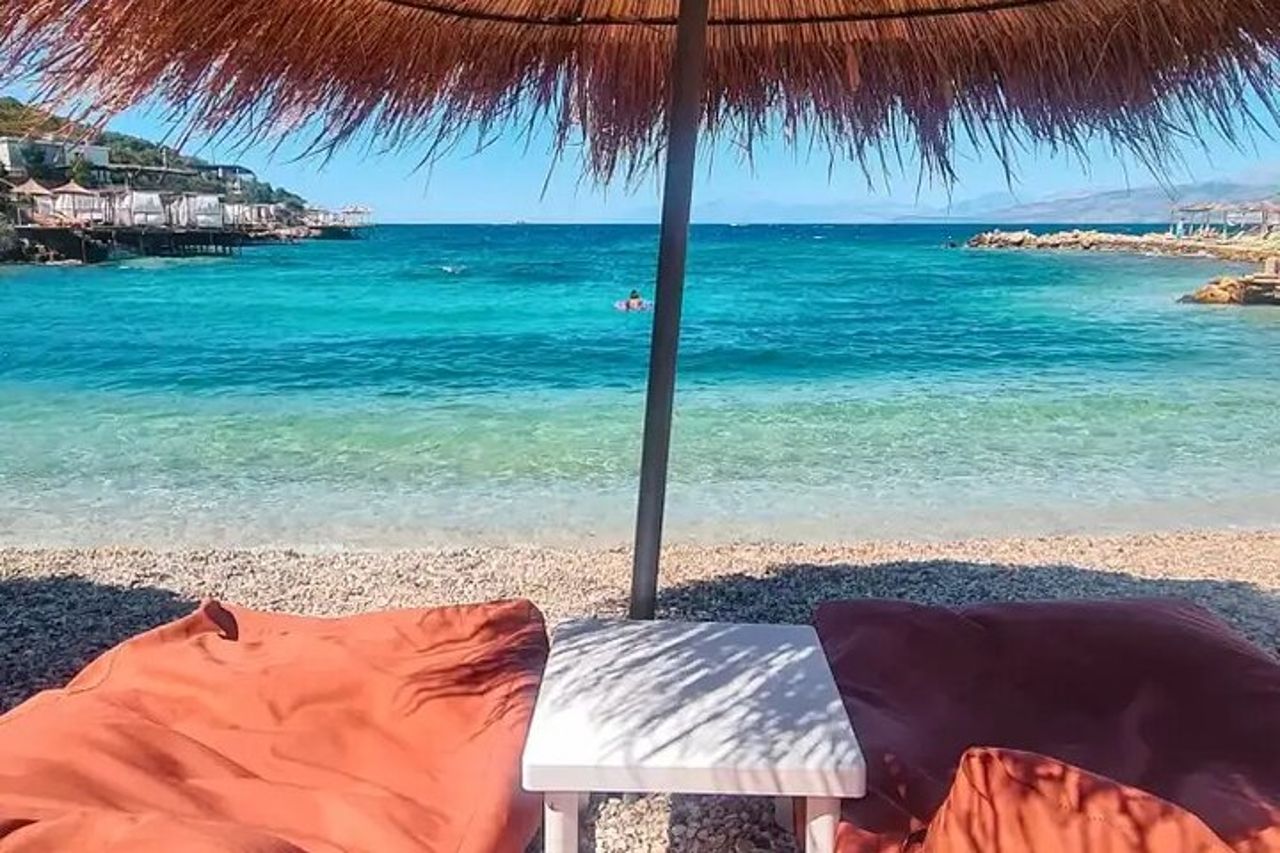 Tour di un giorno di Ksamil Blue Eye e Saranda da Tirana Golem di Durazzo — 9