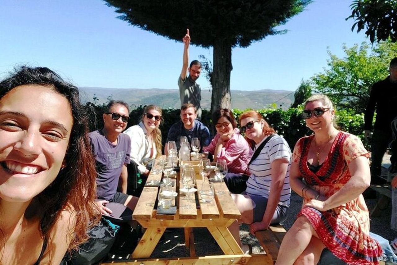 Tour della valle del Douro: 2 visite ai vigneti, crociera sul fiume, pranzo in cantina — 5
