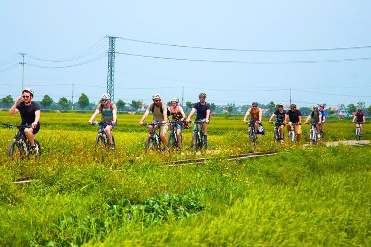 Tour privato di degustazione di cibo Hoi An serale in bicicletta — 3