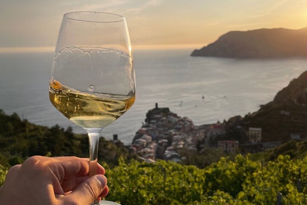 Eroico: Vineyard Trekking & Authentic Wine Tasting in Vernazza