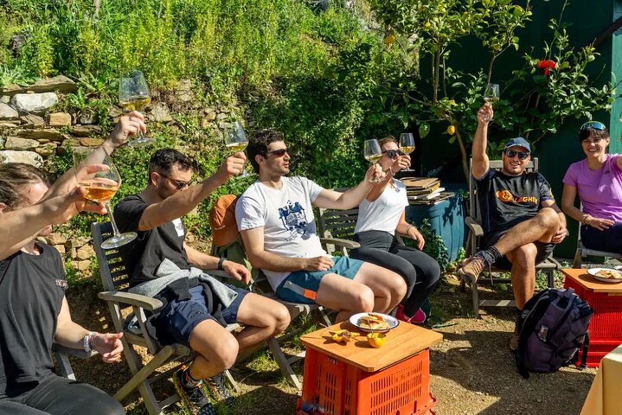 Eroico: Vineyard Trekking & Authentic Wine Tasting in Vernazza — 4