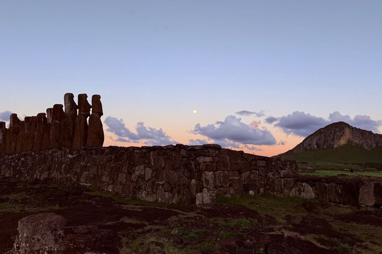 Alba ad Ahu Tongariki Il risveglio dei Moai — 6