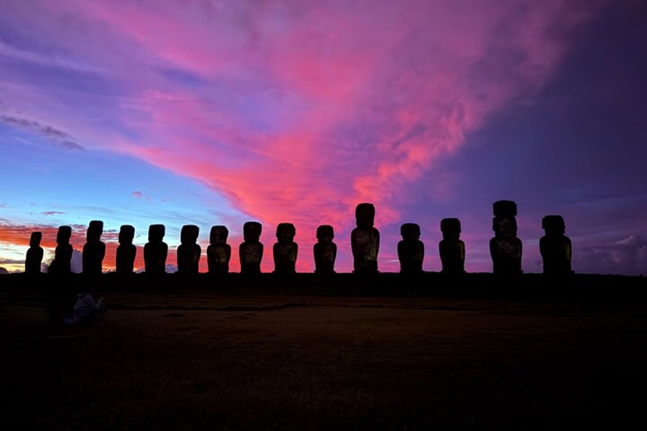 Alba ad Ahu Tongariki Il risveglio dei Moai — 7