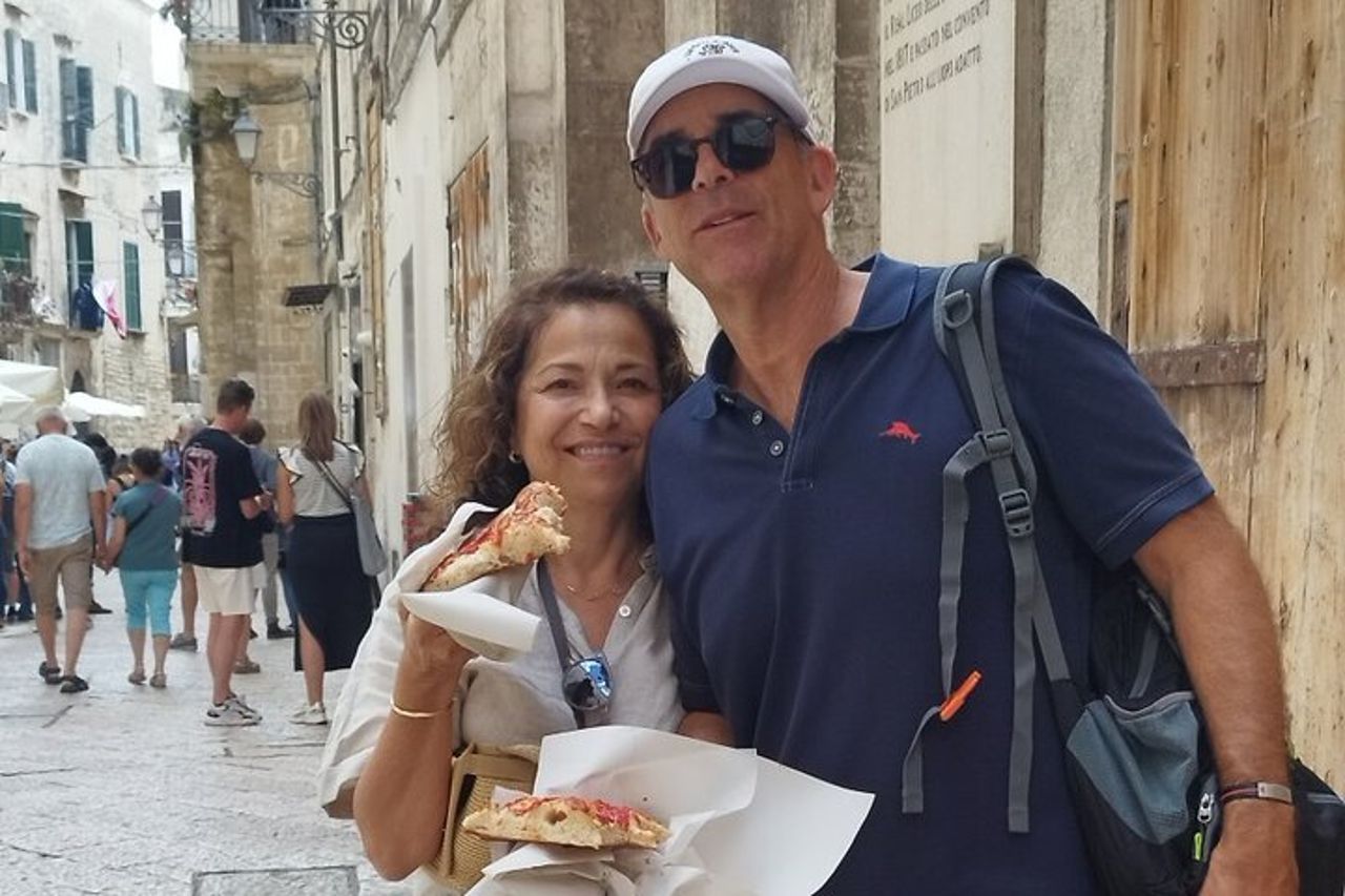 Tour privato a piedi di Bari con un locale