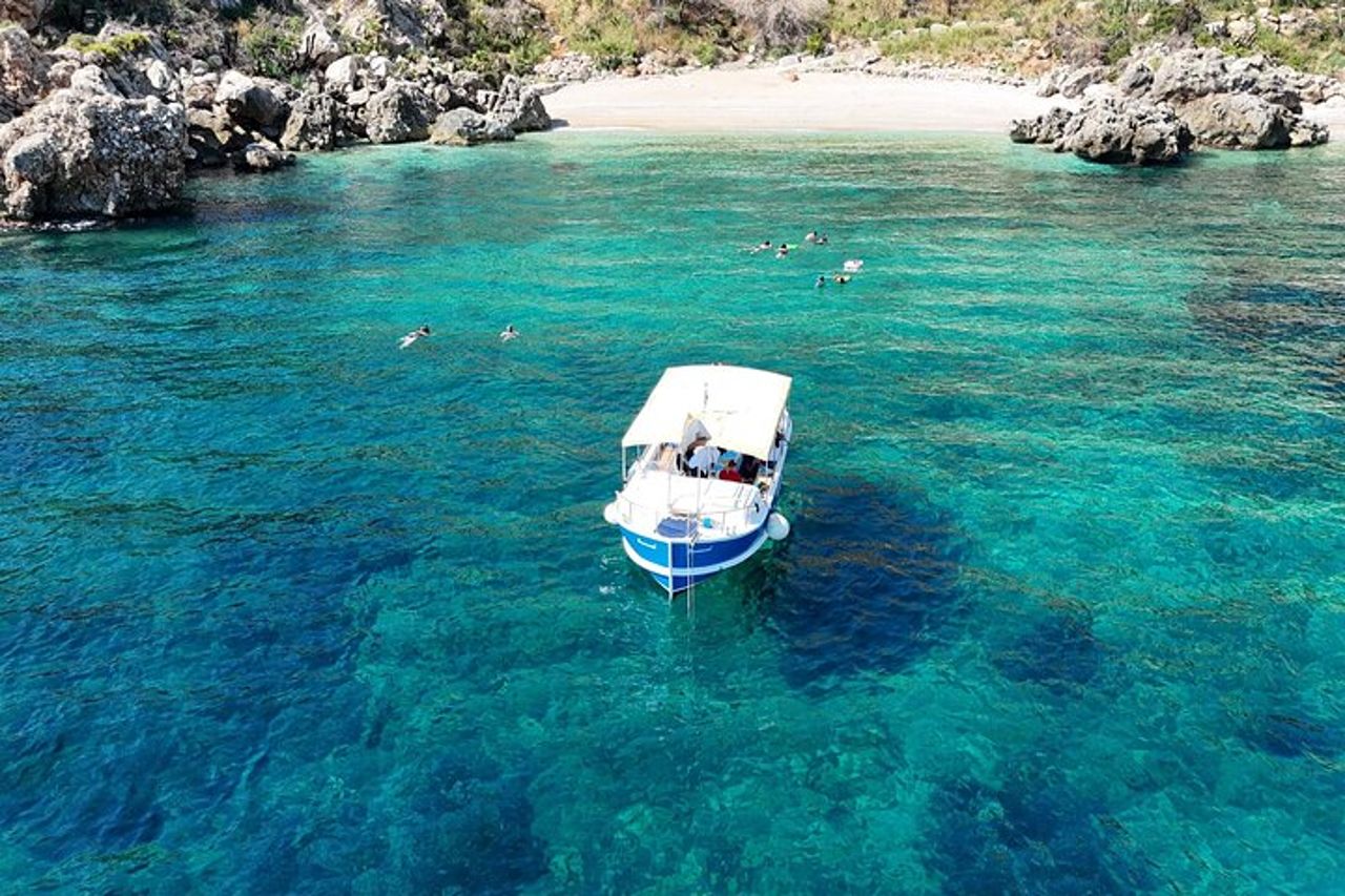 Zingaro: Dove il blu del mare incontra il battito della natura