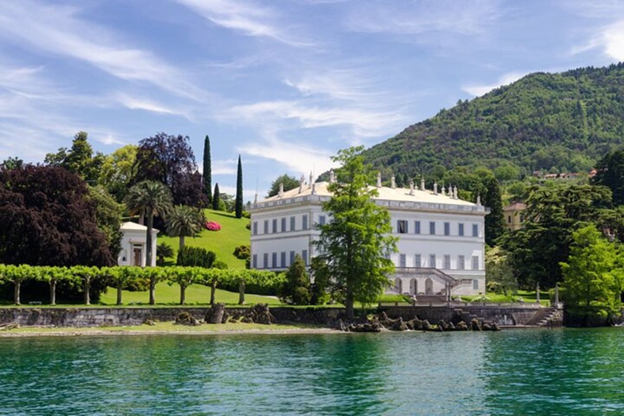 Bellagio Boat Experience • Shared Tour with Aperitif • 3 Hours — 9