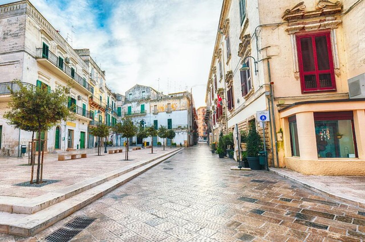 Murgia Tour: Gravina, Altamura e Trani in bus con degustazione — 3
