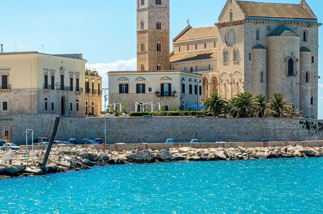 Murgia Tour: Gravina, Altamura e Trani in bus con degustazione — 9
