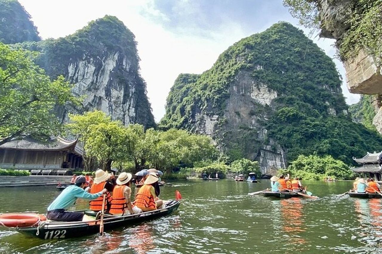 Tour di un giorno di Ninh Binh da Ha Noi: Hoa Lu - Tam Coc - Grotta di Mua — 2