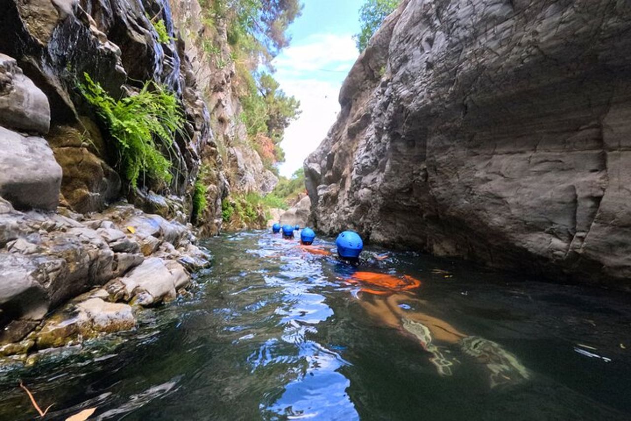 Avventura guidata di canyoning vicino a Marbella (passeggiata sul fiume Benahavís) — 3