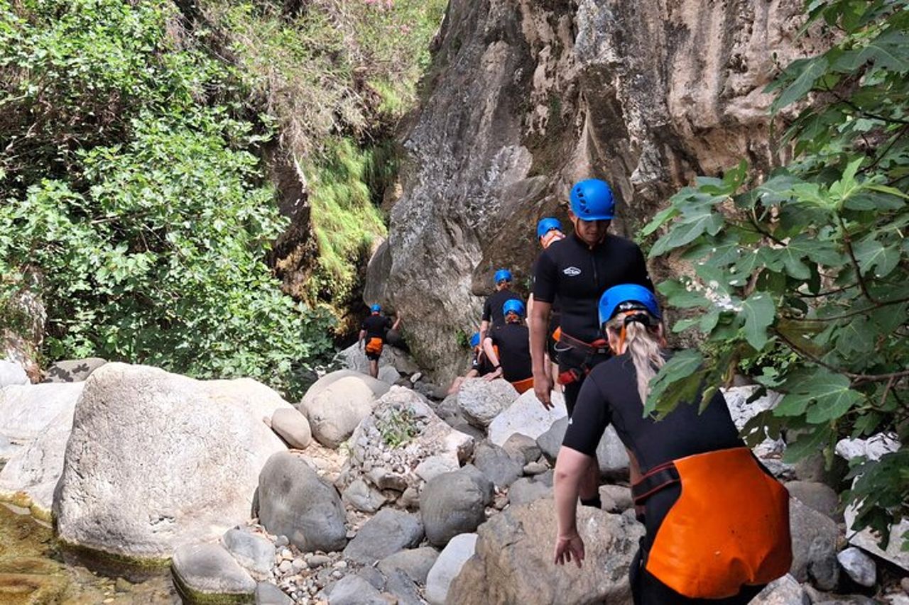 Avventura guidata di canyoning vicino a Marbella (passeggiata sul fiume Benahavís) — 2
