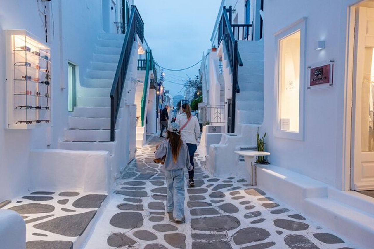 Sifnos, Milos e Santorini in un tour privato di 8 giorni delle isole greche — 8