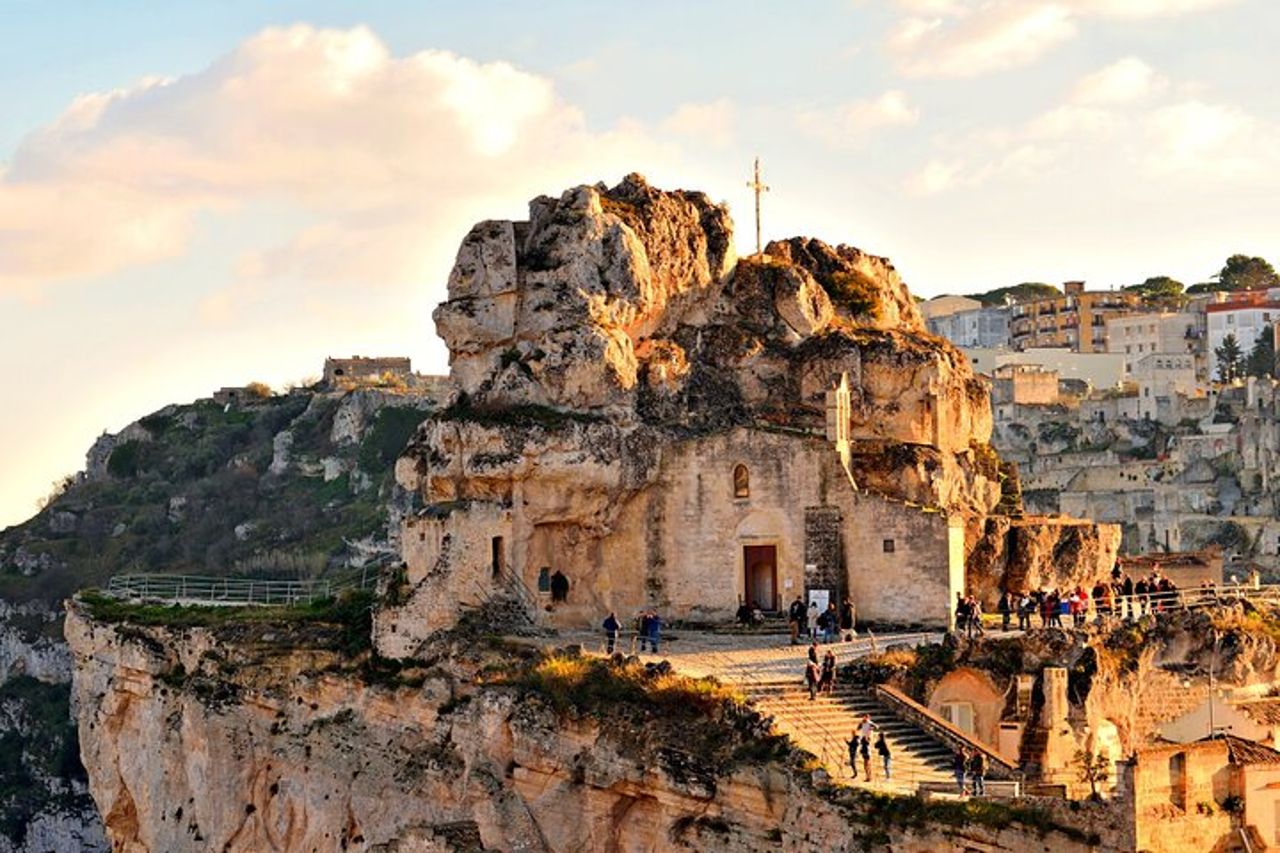 Escursione guidata a terra a Bari: Matera, Alberobello e Polignano — 4