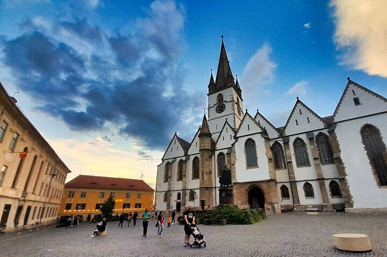 Scopri Sibiu e la miniera di sale di Turda in una gita di un giorno da Cluj — 9