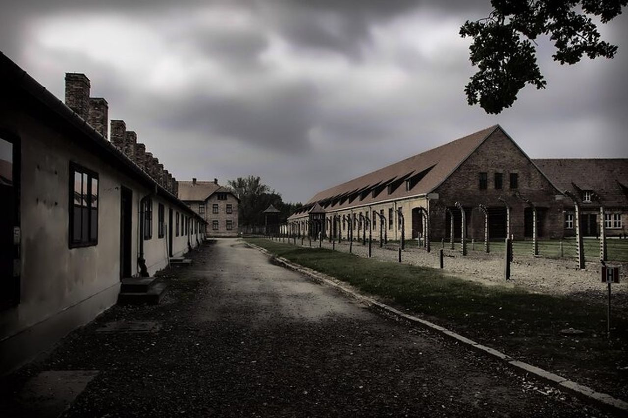 Auschwitz-Birkenau Tour completo Pick up dell'hotel — 7