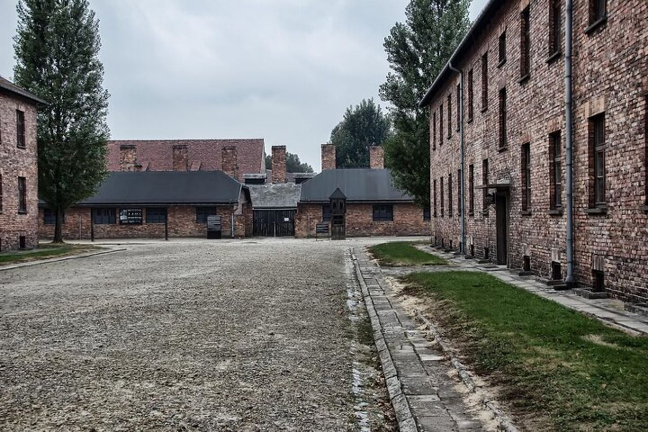 Auschwitz-Birkenau Tour completo Pick up dell'hotel — 9