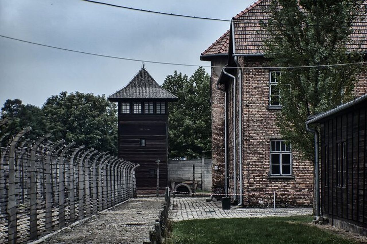 Auschwitz-Birkenau Tour completo Pick up dell'hotel — 4