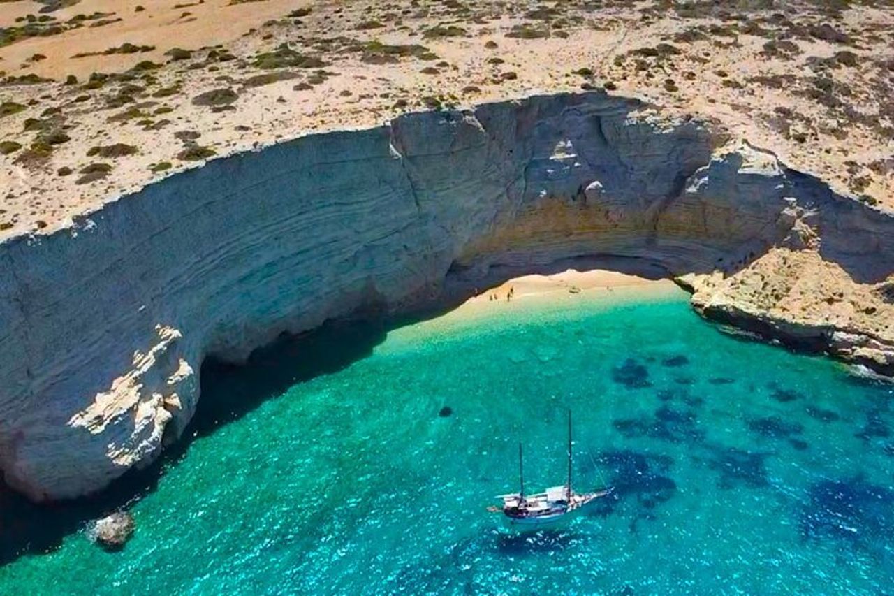 Un giorno intero di vera vela a South Naxos e Koufonisi SY AGERAS — 2