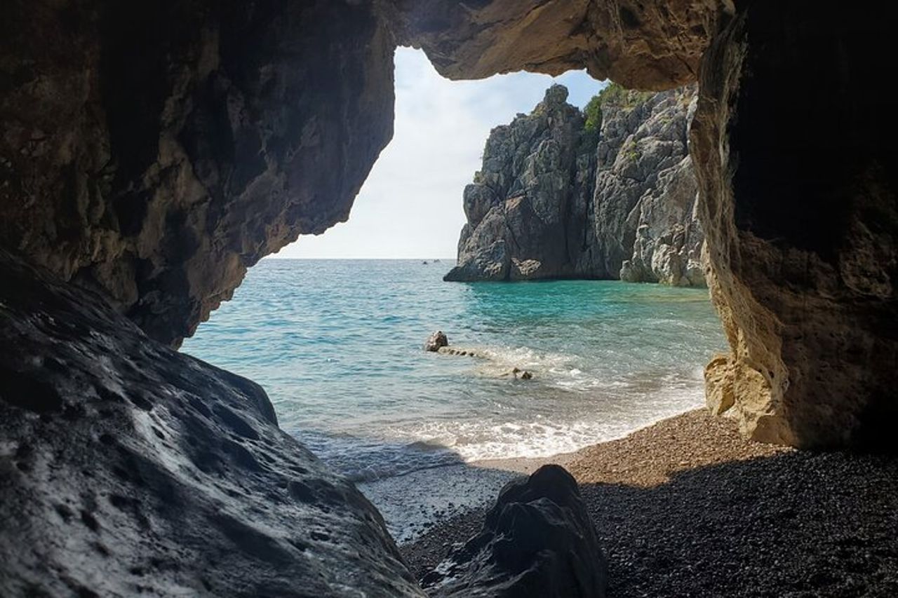 Dhermi : tour in barca alle grotte dei pirati, grotta dei piccioni e soste per nuotare — 6