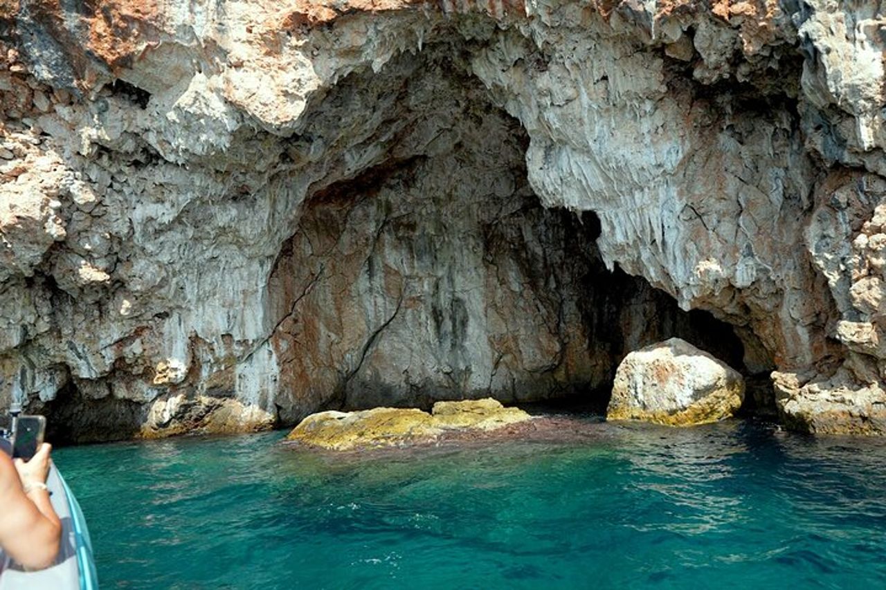Dhermi : tour in barca alle grotte dei pirati, grotta dei piccioni e soste per nuotare — 5