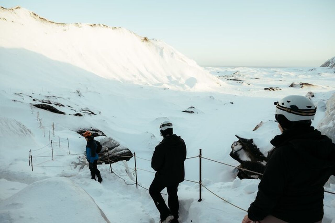 Tour della grotta di ghiaccio da Vík — 8