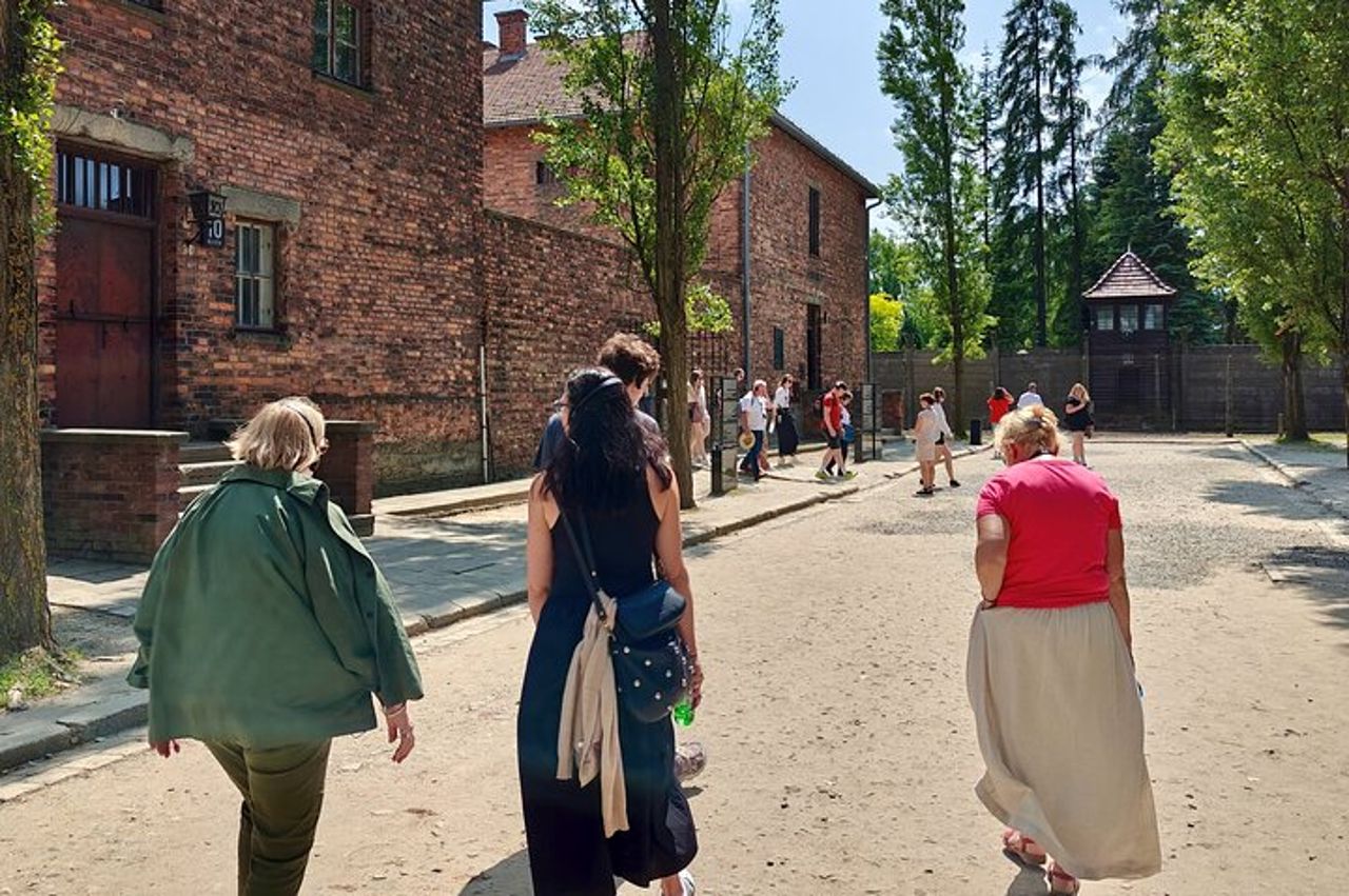 Tour guidato di Auschwitz e Birkenau da Cracovia con prelievo dall'hotel — 7