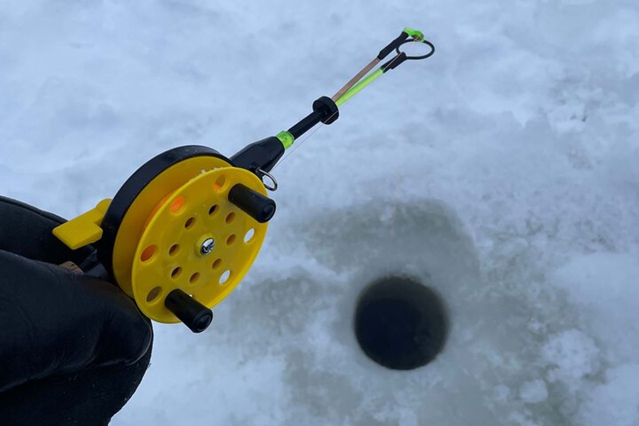 Tour privato di pesca sul ghiaccio a Pyhätunturi — 4