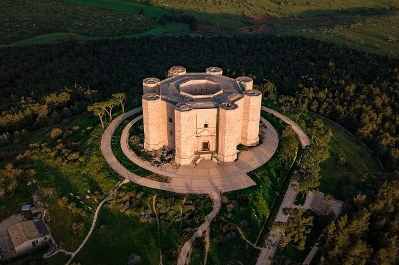 Tour privato al tramonto: Castel del Monte, Trani & Bitonto UNESCO — 8