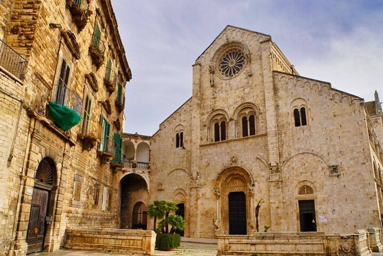 Tour privato al tramonto: Castel del Monte, Trani & Bitonto UNESCO — 3
