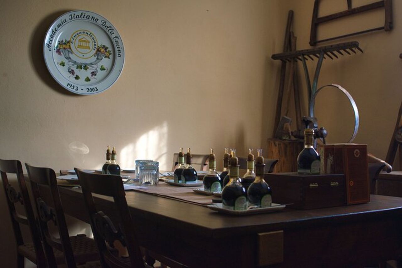 Modena: Degustazione di Aceto Balsamico Tradizionale di Modena — 8