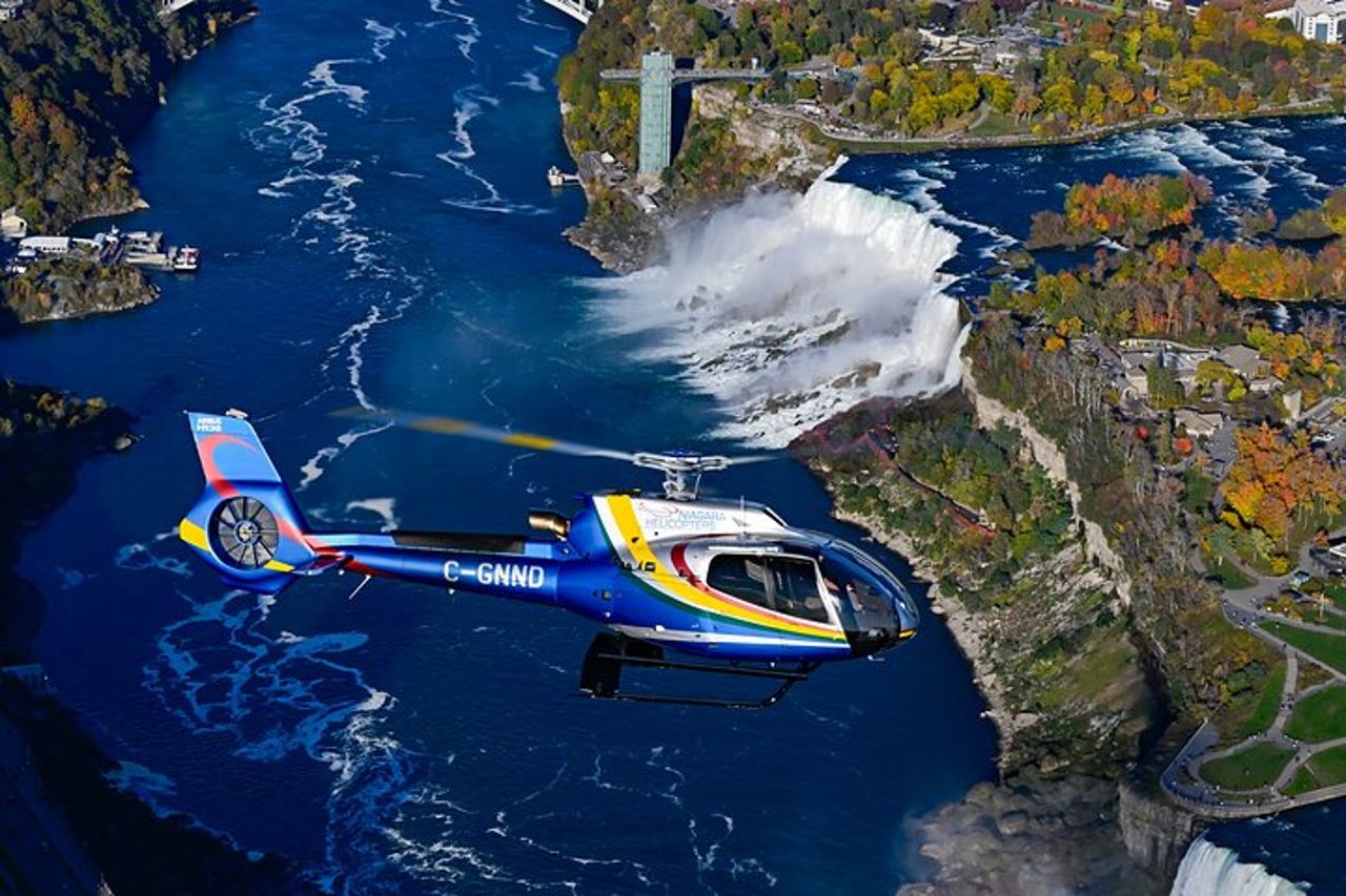 Cascate del Niagara Canada Tour : Elicottero, crociera in barca e viaggio — 2