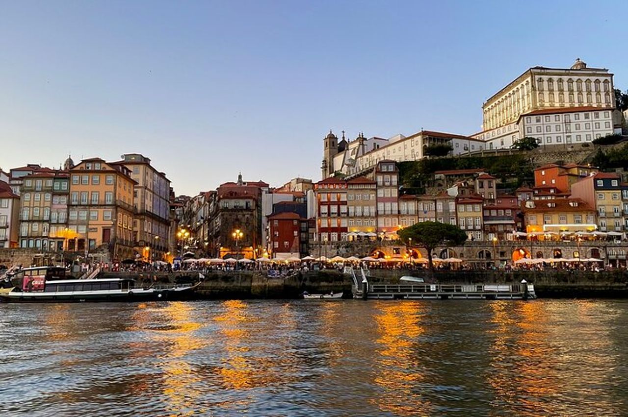 Degustazione privata di vini nella valle del Douro (da 1 a 7 persone) su uno yacht solo per te. — 8