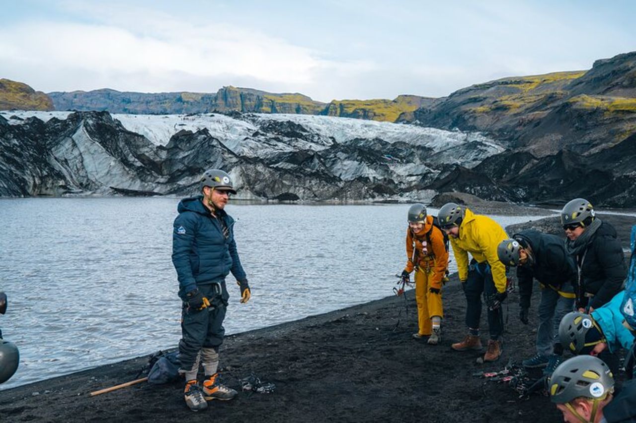 Escursione sul ghiacciaio Sólheimajökull - Avventura sul ghiaccio blu per piccoli gruppi — 7