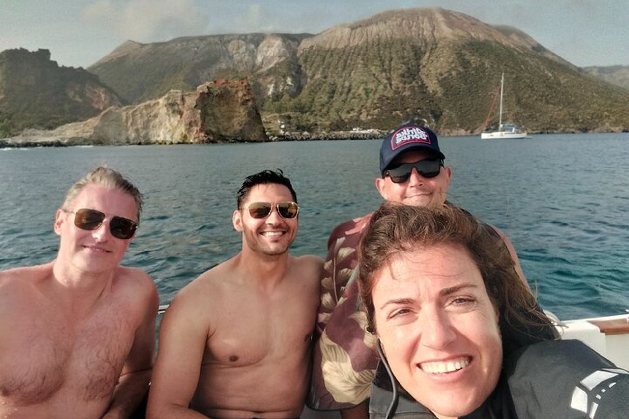 Tour Isola di Vulcano in Barca Privata da Lipari/Vulcano 4/8h — 9