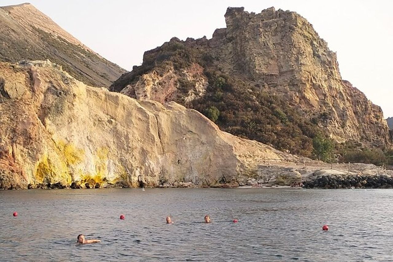 Tour Isola di Vulcano in Barca Privata da Lipari/Vulcano 4/8h — 7