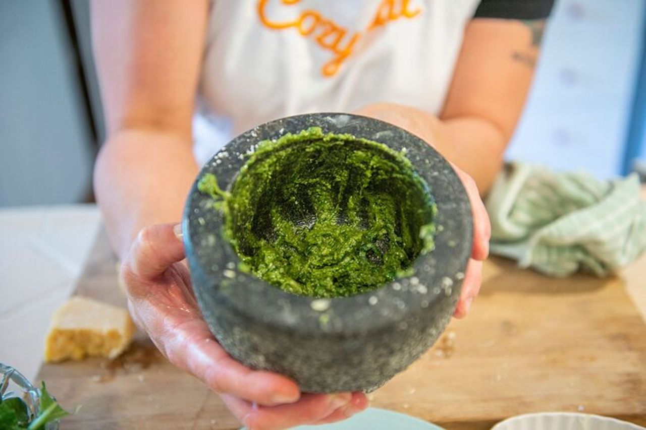 Cuocere Gnocchi e Pesto Con Vista Riomaggiore (3 - Piatto)