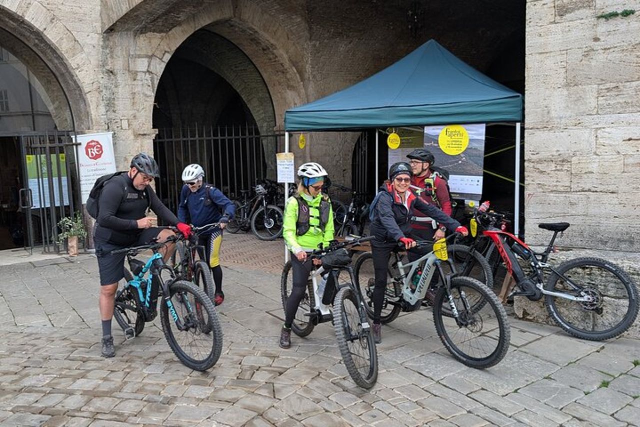 Sulle orme di Francesco Tour in E Bike da Perugia ad Assisi — 5