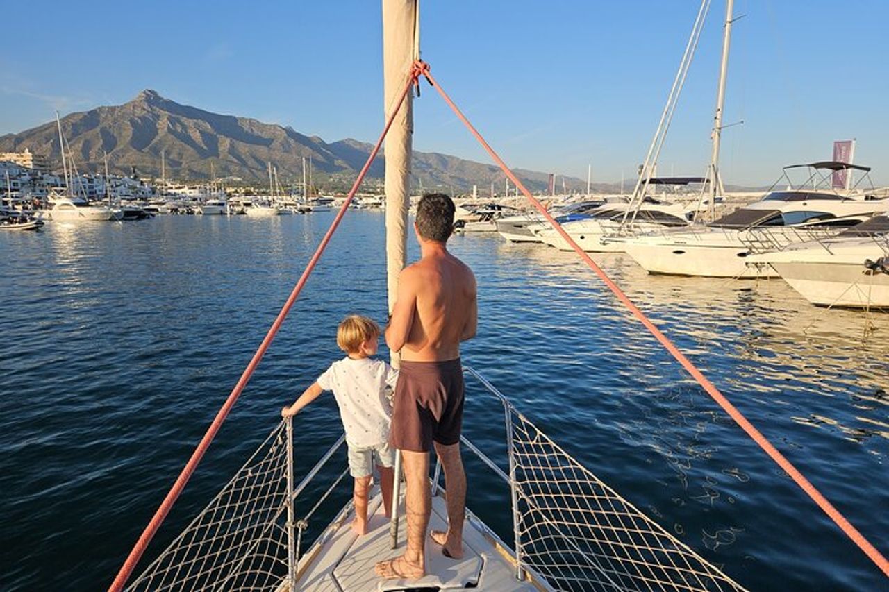 Gita privata in barca a vela da Puerto Banús a Marbella (10 persone) — 9