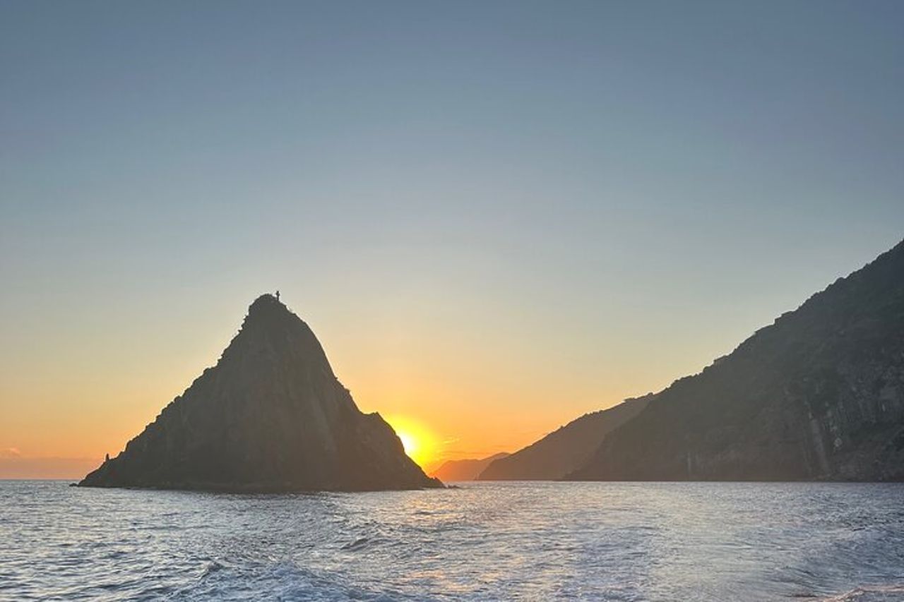 Monterosso :Cinque Terre boat tour day or sunset with aperitif — 7