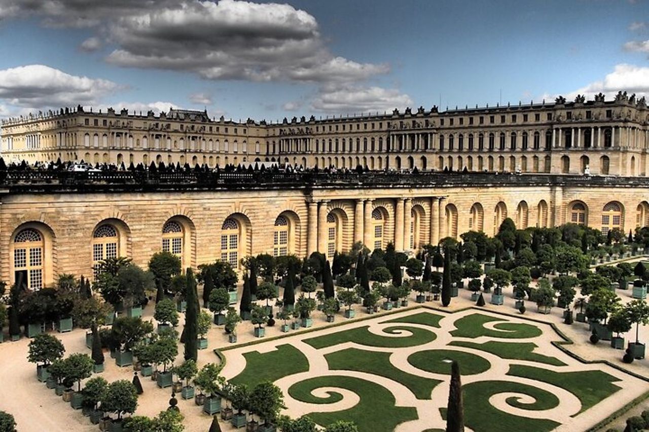 Tour guidato della Reggia di Versailles con accesso ai giardini da Parigi — 2