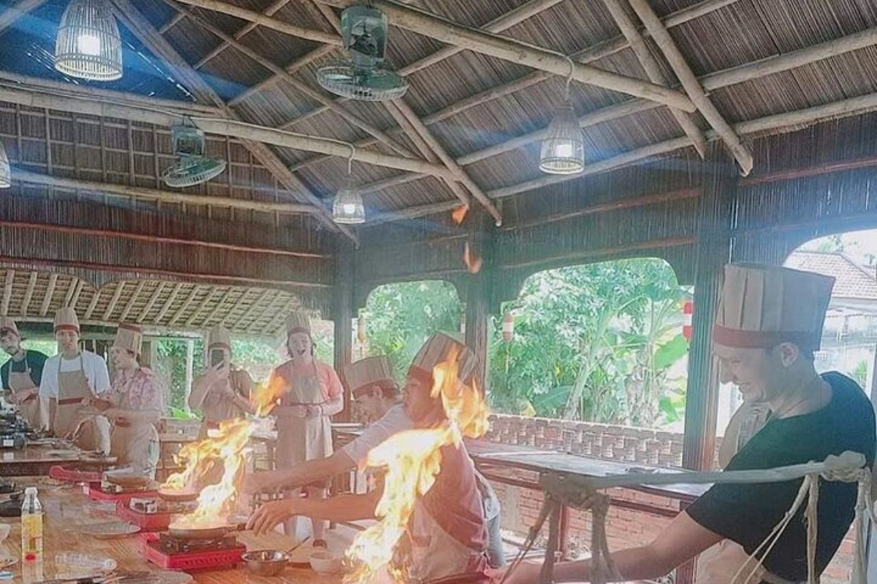 Hoi An Cooking Class con visita al mercato — 9