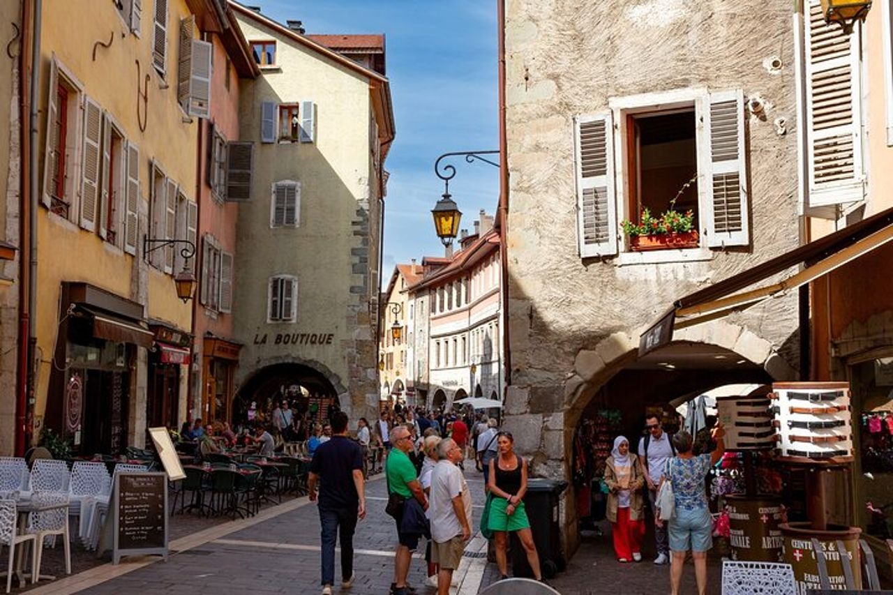 Gita privata di un giorno a Ginevra per Tour del Castello di Annecy — 4