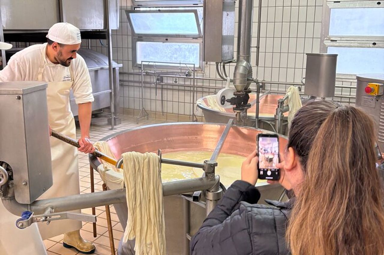 Tour dell'Appennino per piccoli gruppi, fattoria e all'aperto con castello — 5