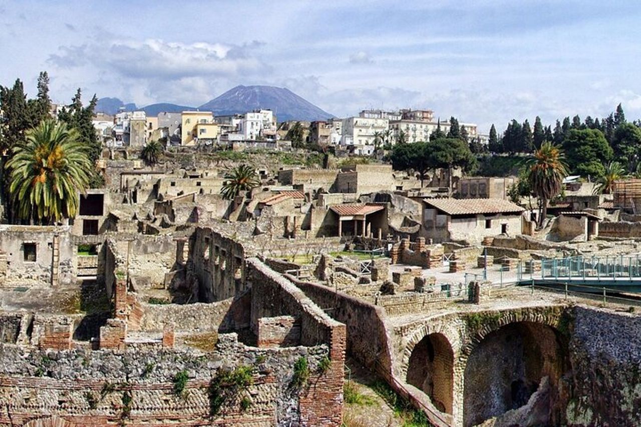 Pompei, Ercolano, Vesuvio Degustazione e Pranzo da Salerno — 5