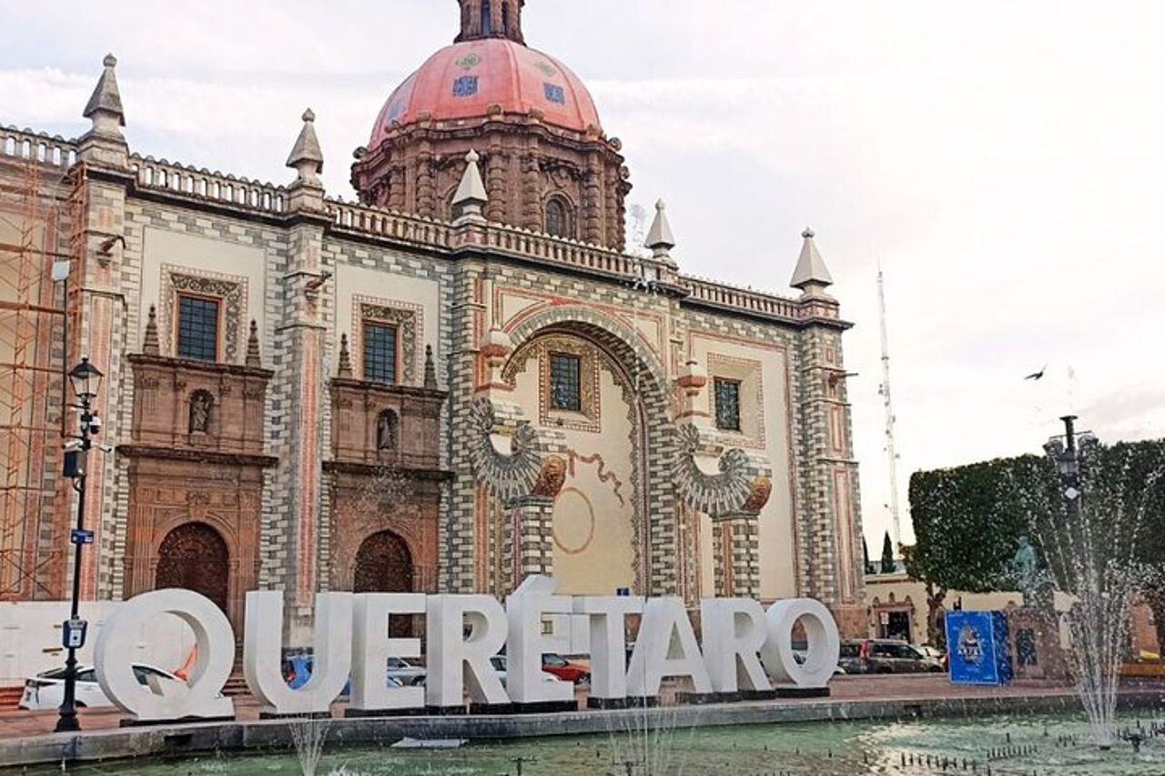 Esperienza di tour in auto di Queretaro Acueducto — 2