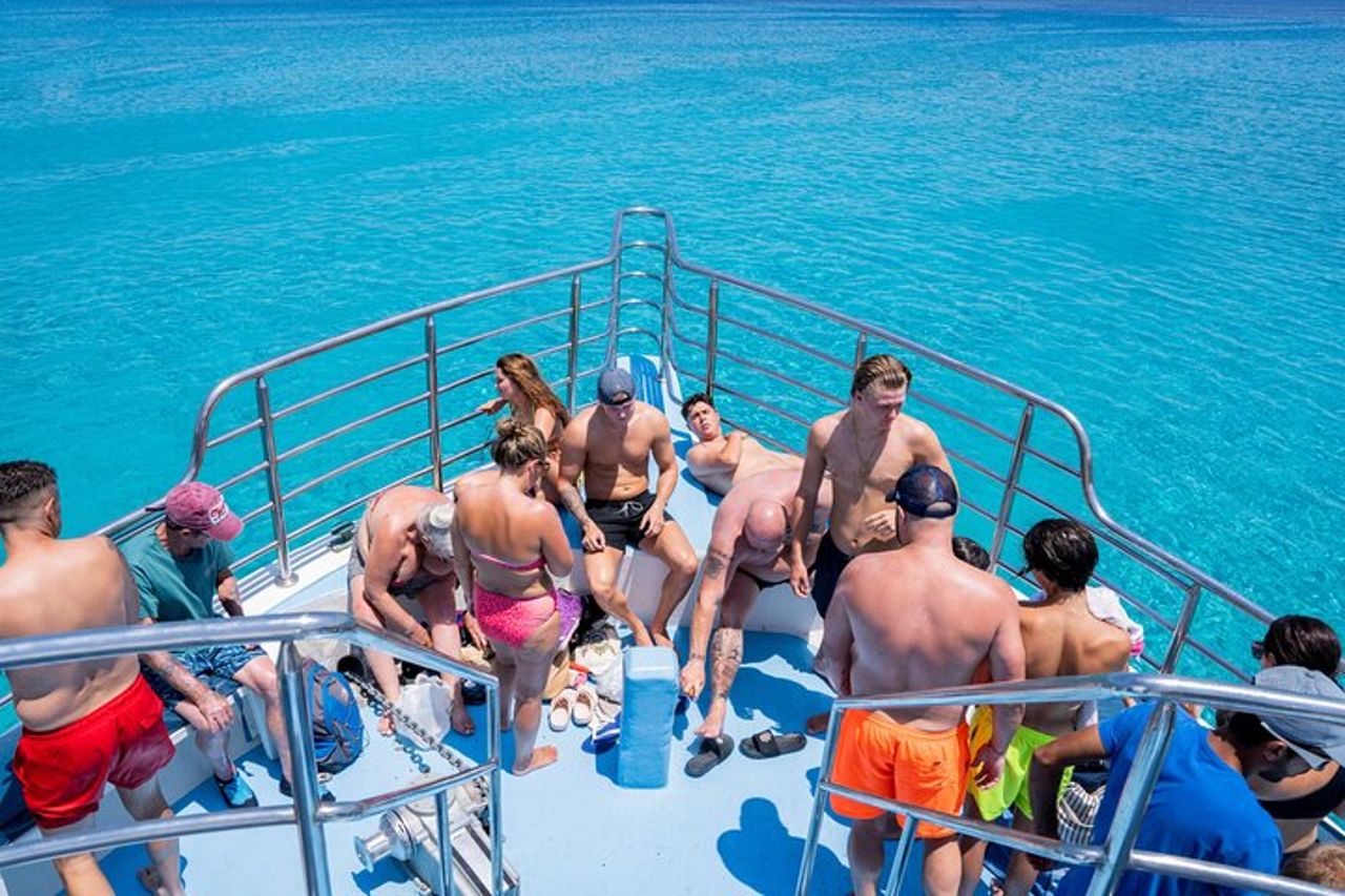 Escursione Blue Lagoon con scivolo gigante con partenza dal porto di Latchi — 7