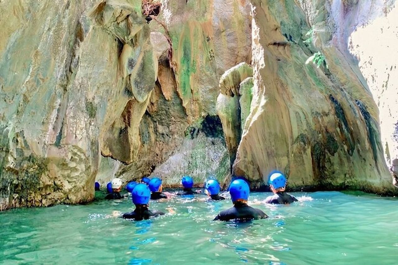 Avventura guidata di canyoning vicino a Marbella (passeggiata sul fiume Benahavís)