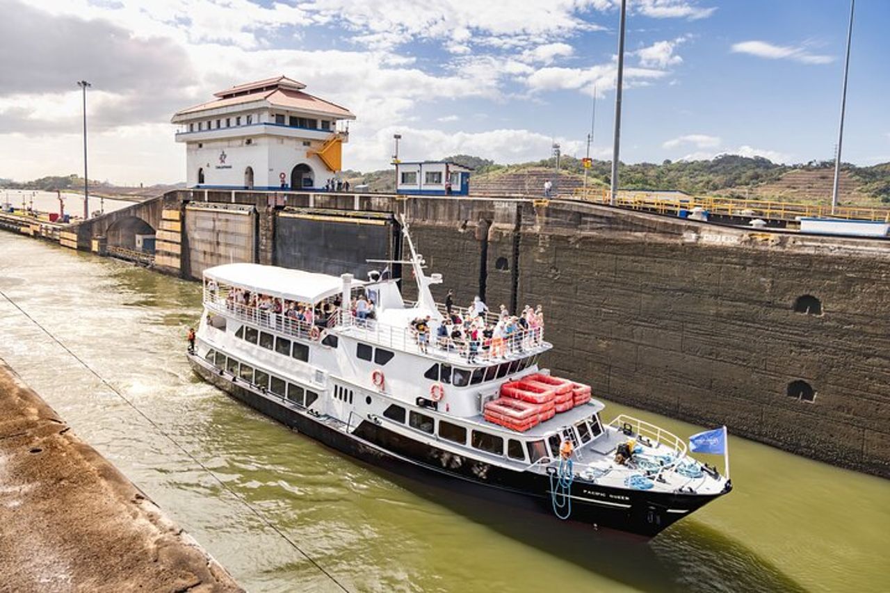 Tour parziale del Canale di Panama - Direzione Sud — 8