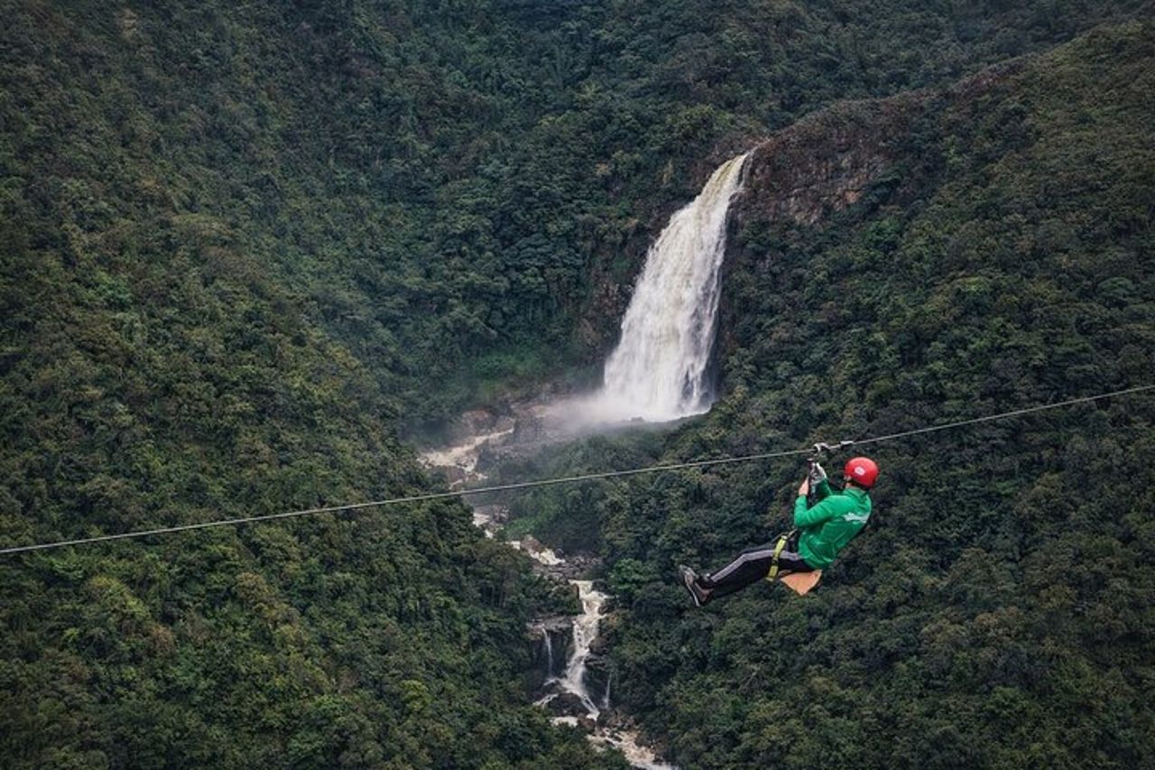 Zipline più alta della Colombia su montagne, giungle e cascate — 3
