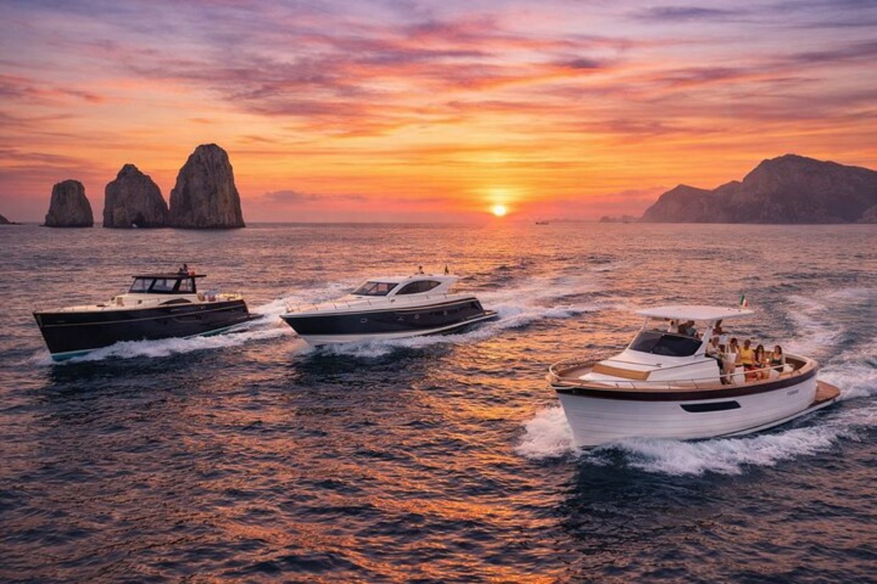 Crociera al tramonto in Costiera Amalfitana sull'elegante barca — 4